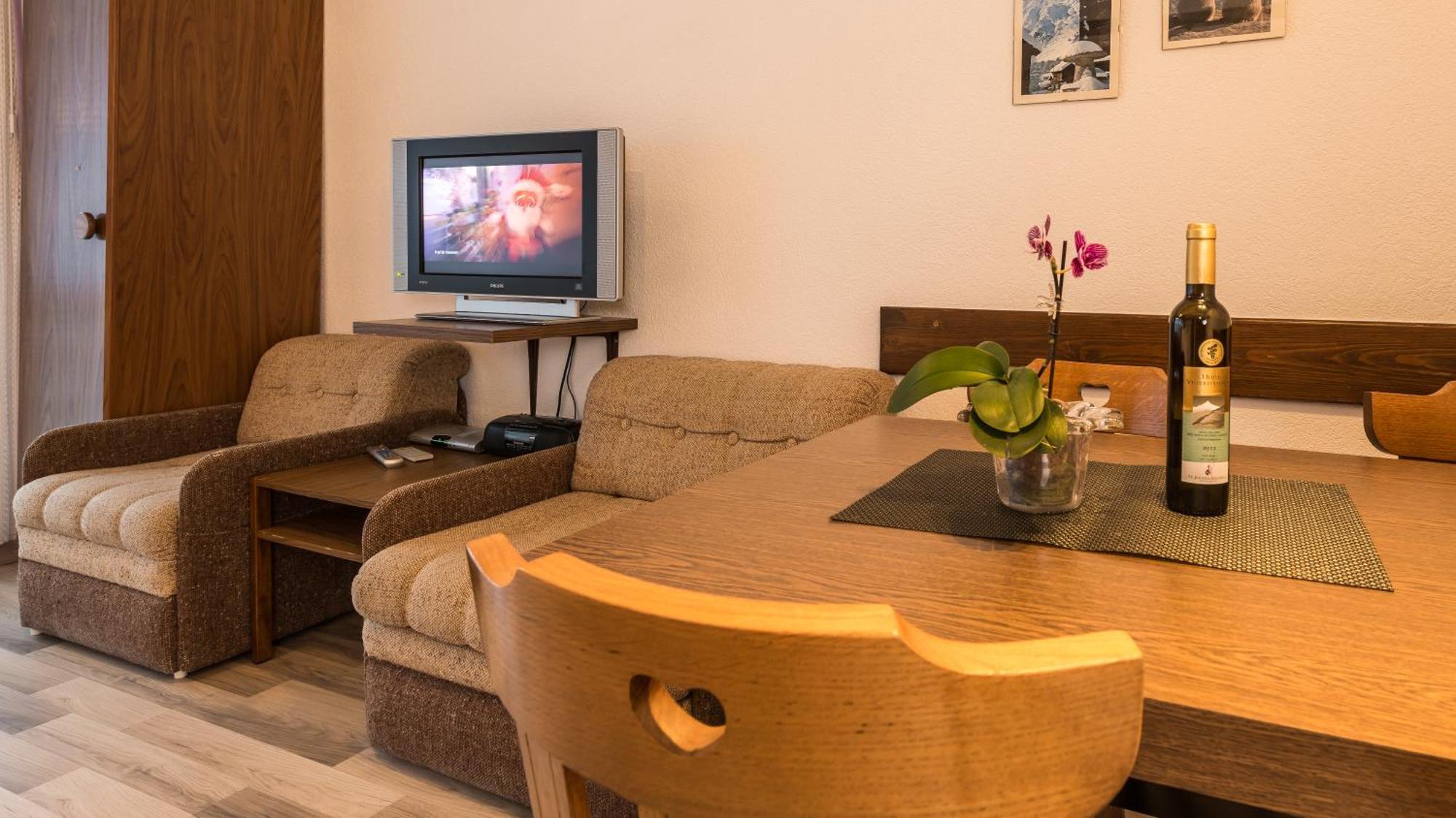 Haus Alba Apartment Saas-Almagell Ruang foto