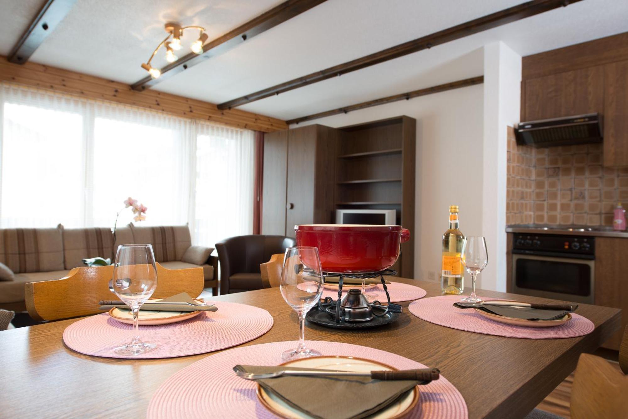 Haus Alba Apartment Saas-Almagell Ruang foto