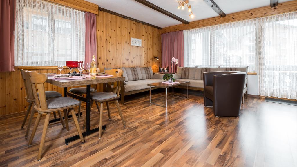Haus Alba Apartment Saas-Almagell Ruang foto