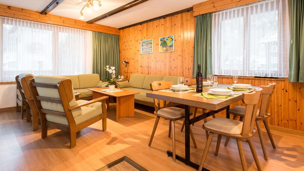 Haus Alba Apartment Saas-Almagell Ruang foto