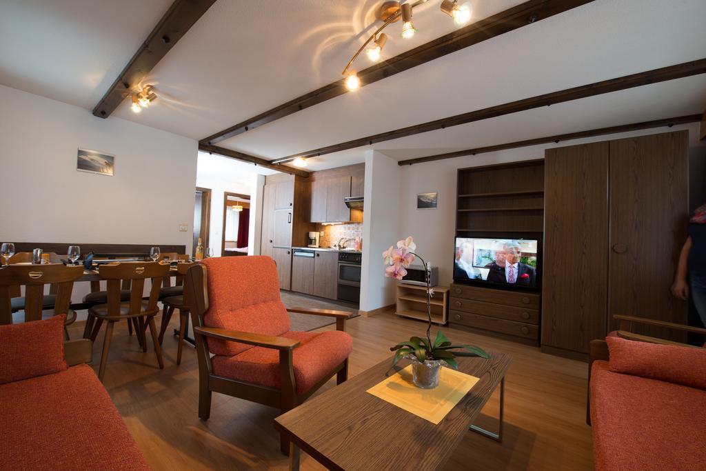 Haus Alba Apartment Saas-Almagell Ruang foto